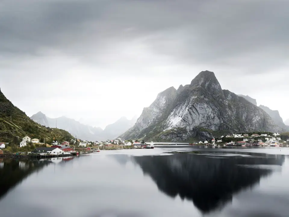 Hytter ved vann og fjell på Vestlandet